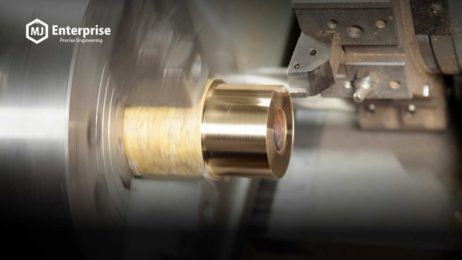 CNC turning vs CNC milling